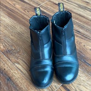 Saxon riding boots size 3